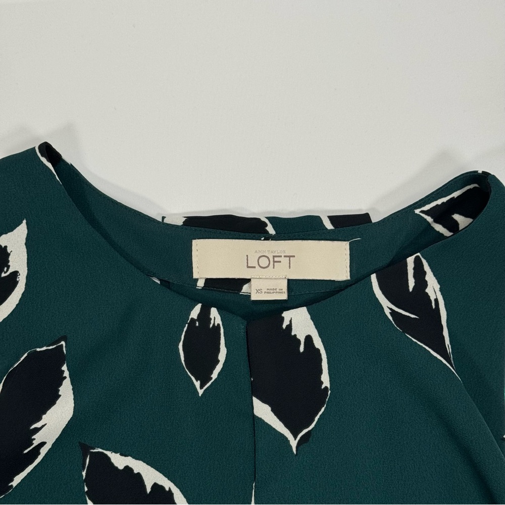 Ann Taylor Loft Women's Sleeveless Blouse Leaf Print XS Leaf Print Tank Shirt - Picture 3 of 5